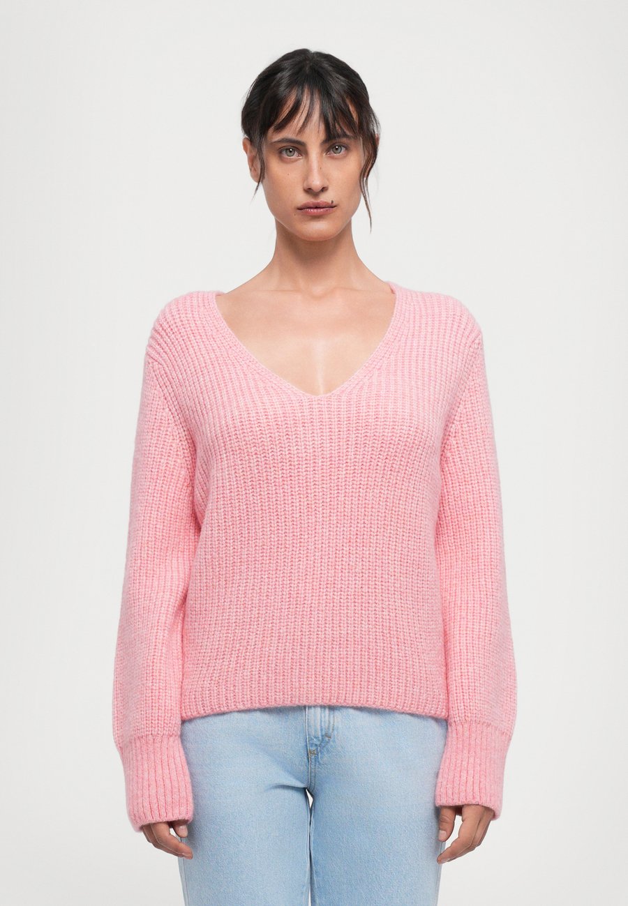 Джемпер CLOSED V NECK LONG SLEEVE, Peony Pink Melange/Light Pink
Джемпер CLOSED V NECK LONG SLEEVE, Peony Pink Melange/Light Pink