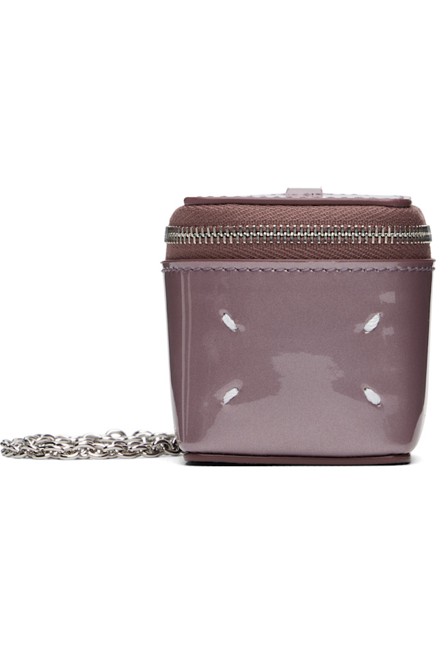 Maison Margiela Фиолетовая мини-сумочка в форме куба на цепочке
Maison Margiela Фиолетовая мини-сумочка в форме куба на цепочке