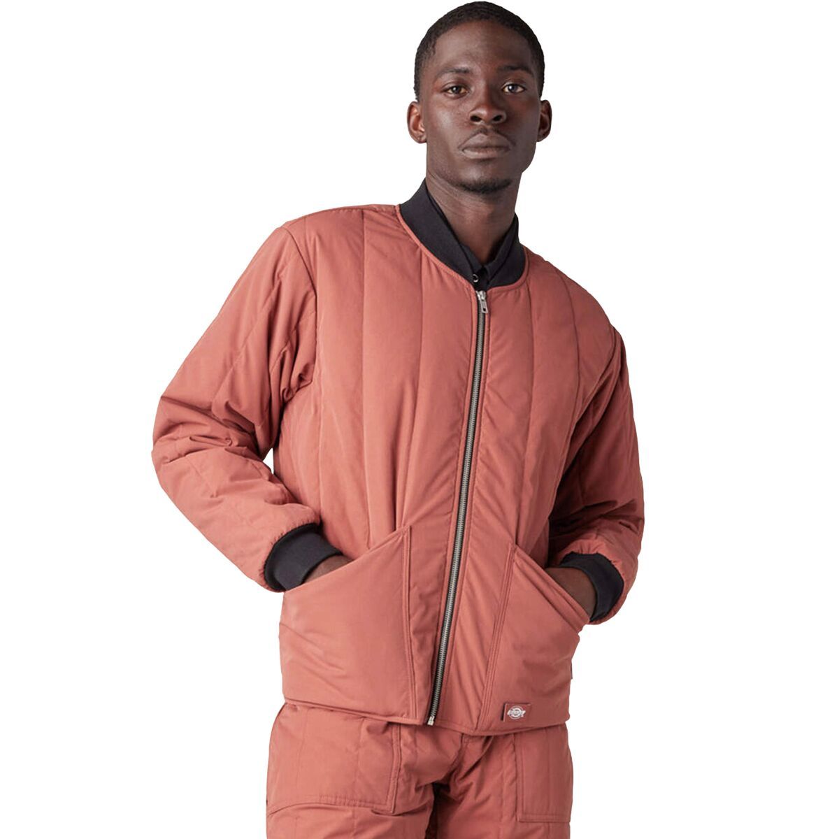 Куртка стеганая из премиальной коллекции Dickies, красный
Куртка стеганая из премиальной коллекции Dickies, красный