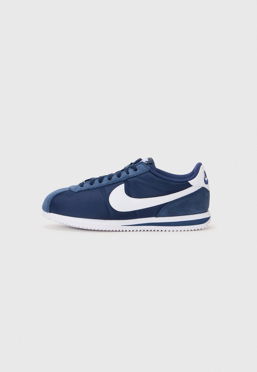 Кроссовки Nike Sportswear CORTEZ, Midnight Navy/White/Blue
Кроссовки Nike Sportswear CORTEZ, Midnight Navy/White/Blue