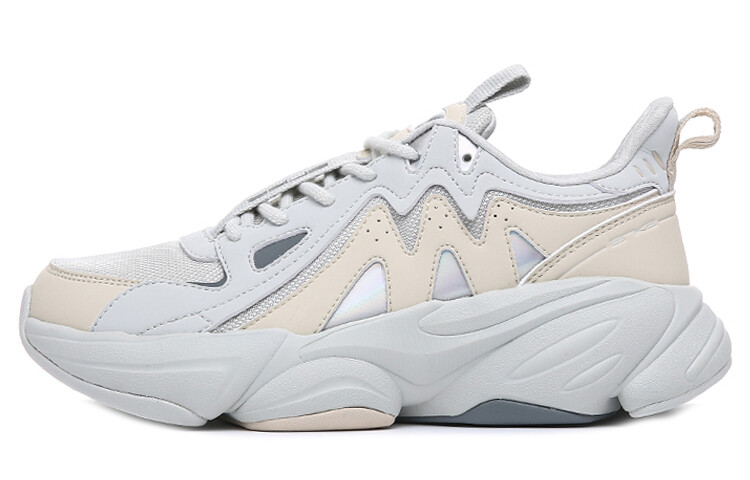 Кроссовки Strange Bomb для бега женские с низким верхом белый/серый Erke
Кроссовки Strange Bomb для бега женские с низким верхом белый/серый Erke