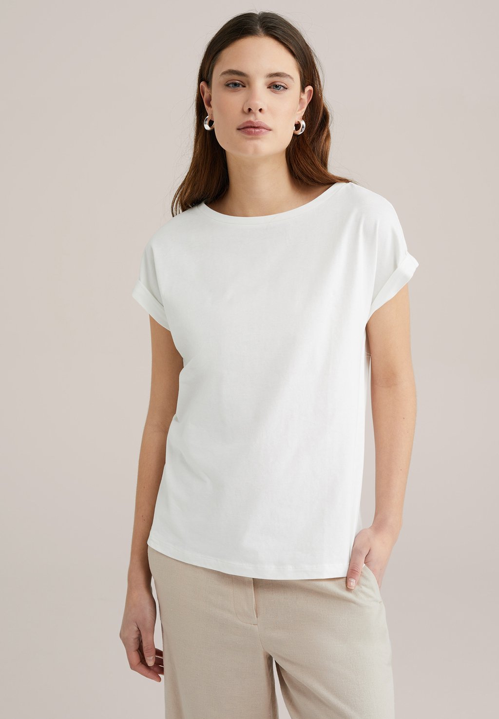 Базовая футболка WE Fashion, кремовый
Базовая футболка WE Fashion, кремовый