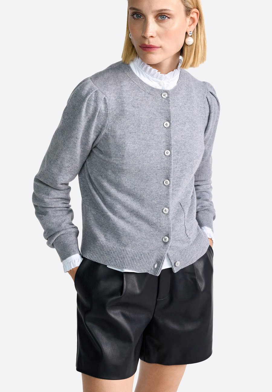 Шорты Rich & Royal Shorts, Black
Шорты Rich & Royal Shorts, Black