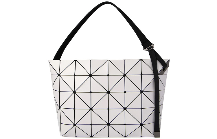 ISSEY MIYAKE Сумка-шоппер из ПВХ
ISSEY MIYAKE Сумка-шоппер из ПВХ