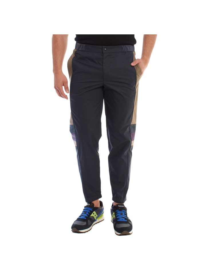 Синие спортивные штаны Emporio Armani
Синие спортивные штаны Emporio Armani