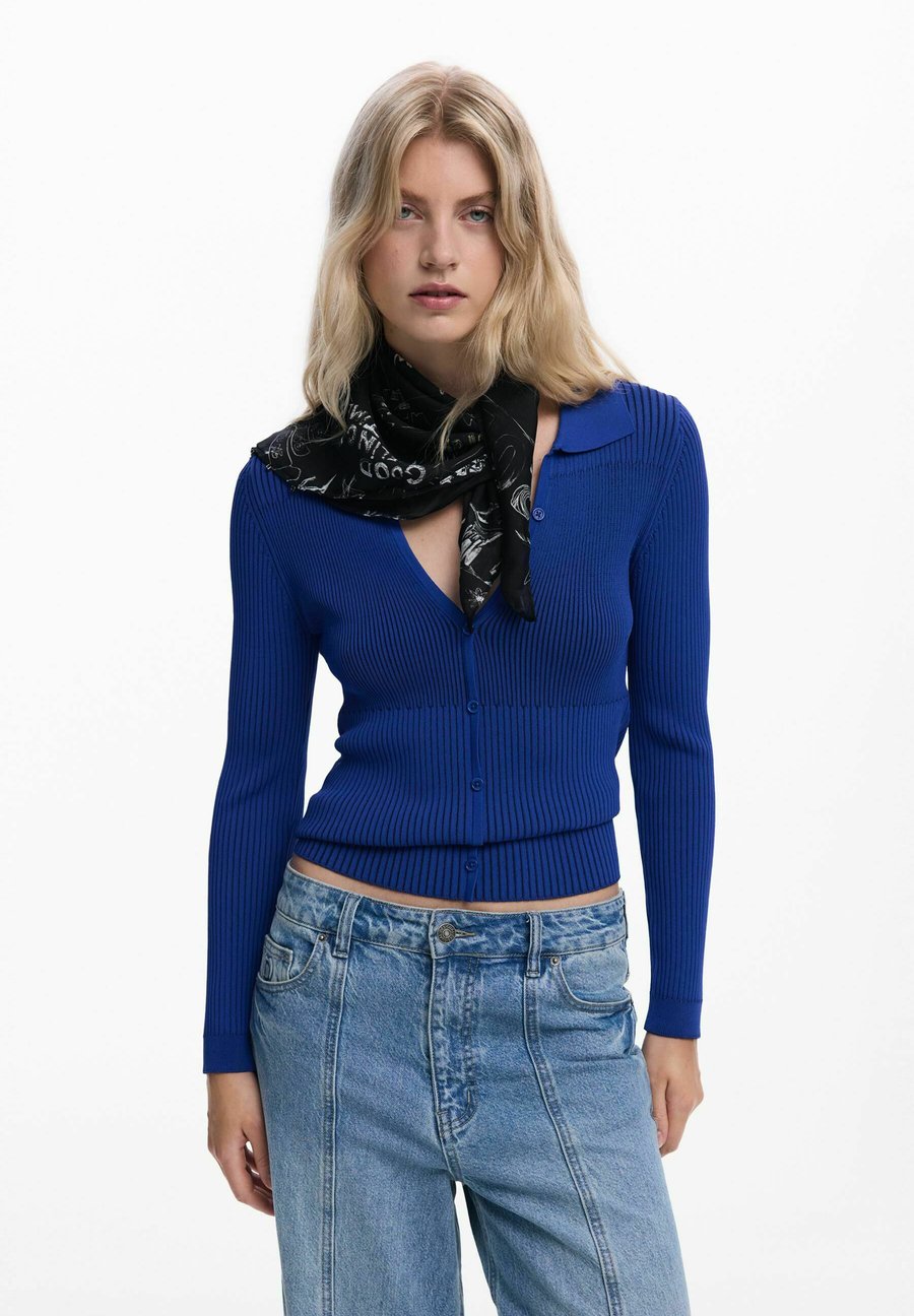 Шарф Desigual SQUARE LETTERING, Blue
Шарф Desigual SQUARE LETTERING, Blue