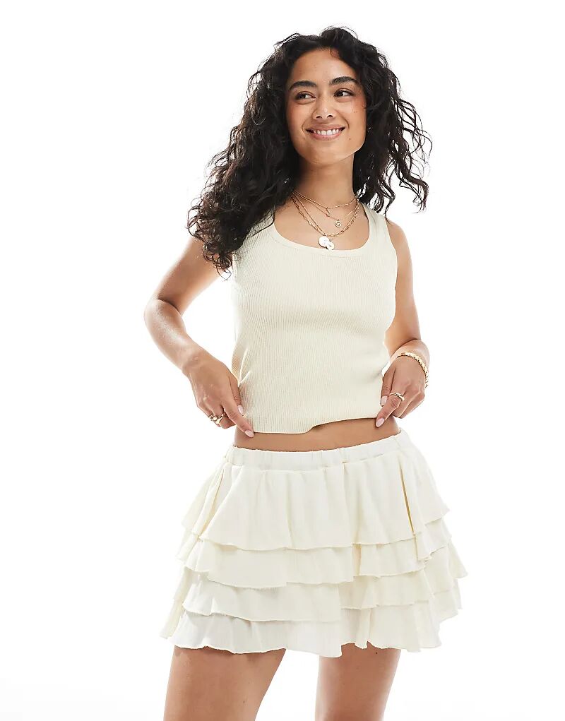 Мини-шорты Miss Selfridge в стиле бохо с оборками цвета экрю
Мини-шорты Miss Selfridge в стиле бохо с оборками цвета экрю