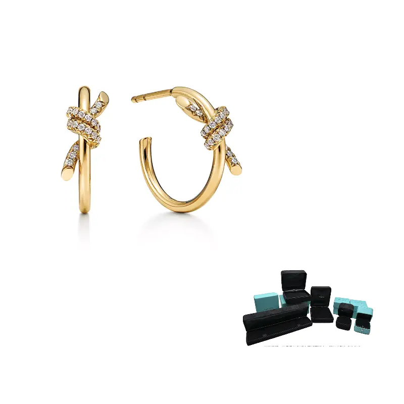 Золотые женские серьги с бриллиантами TIFFANY & CO.
Золотые женские серьги с бриллиантами TIFFANY & CO.