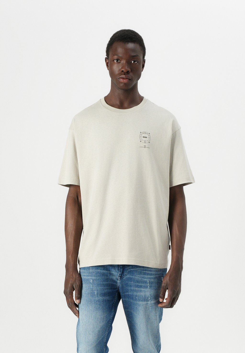 Футболка с принтом VOYAGE BOSS, бежевый
Футболка с принтом VOYAGE BOSS, бежевый