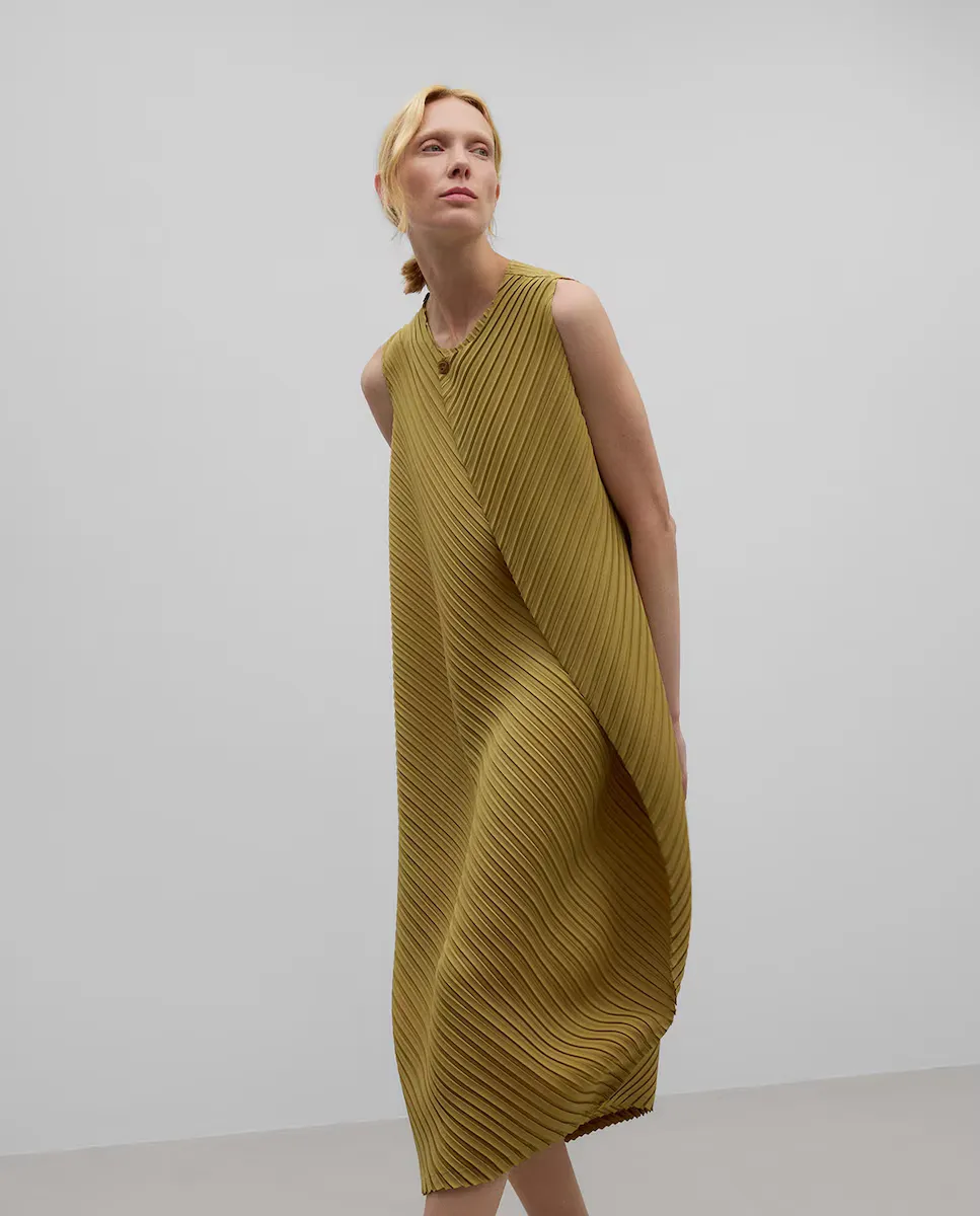 Платье миди с жатым вырезом и круглым вырезом Adolfo Dominguez, зеленый 
Платье миди с жатым вырезом и круглым вырезом Adolfo Dominguez, зеленый