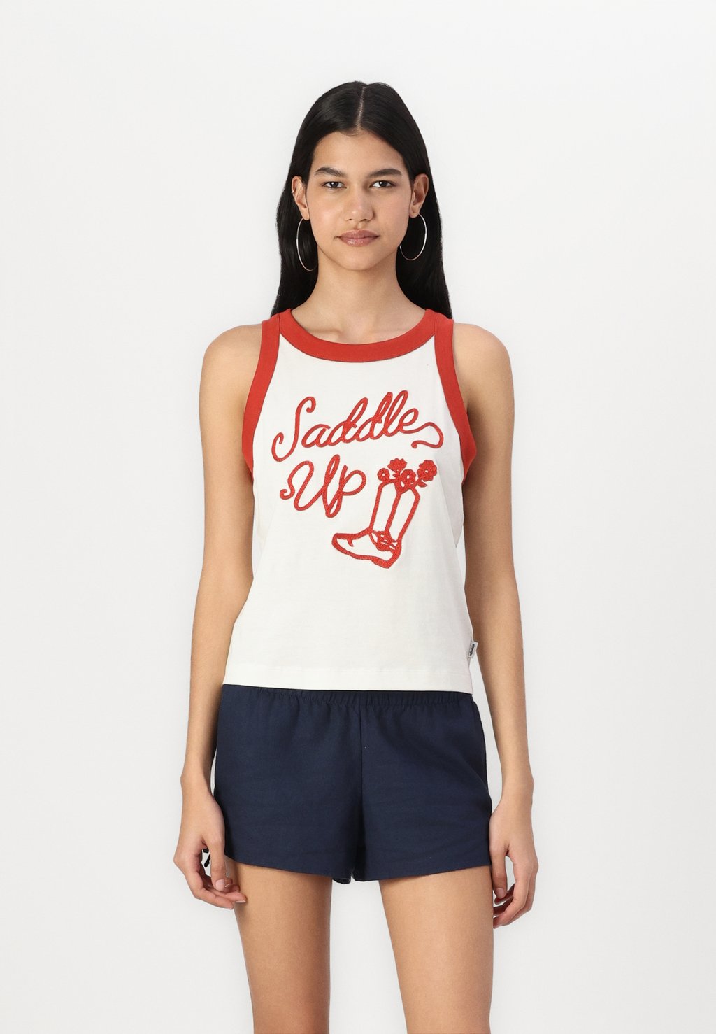 Топ RINGER TANK Wrangler, молочный
Топ RINGER TANK Wrangler, молочный