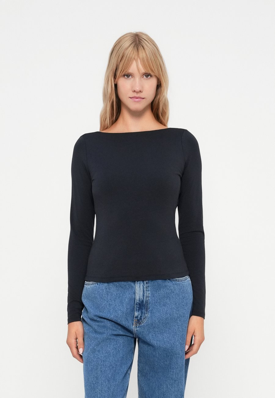 Топ Abercrombie & Fitch HARDWARE COWL BACK , Black
Топ Abercrombie & Fitch HARDWARE COWL BACK , Black