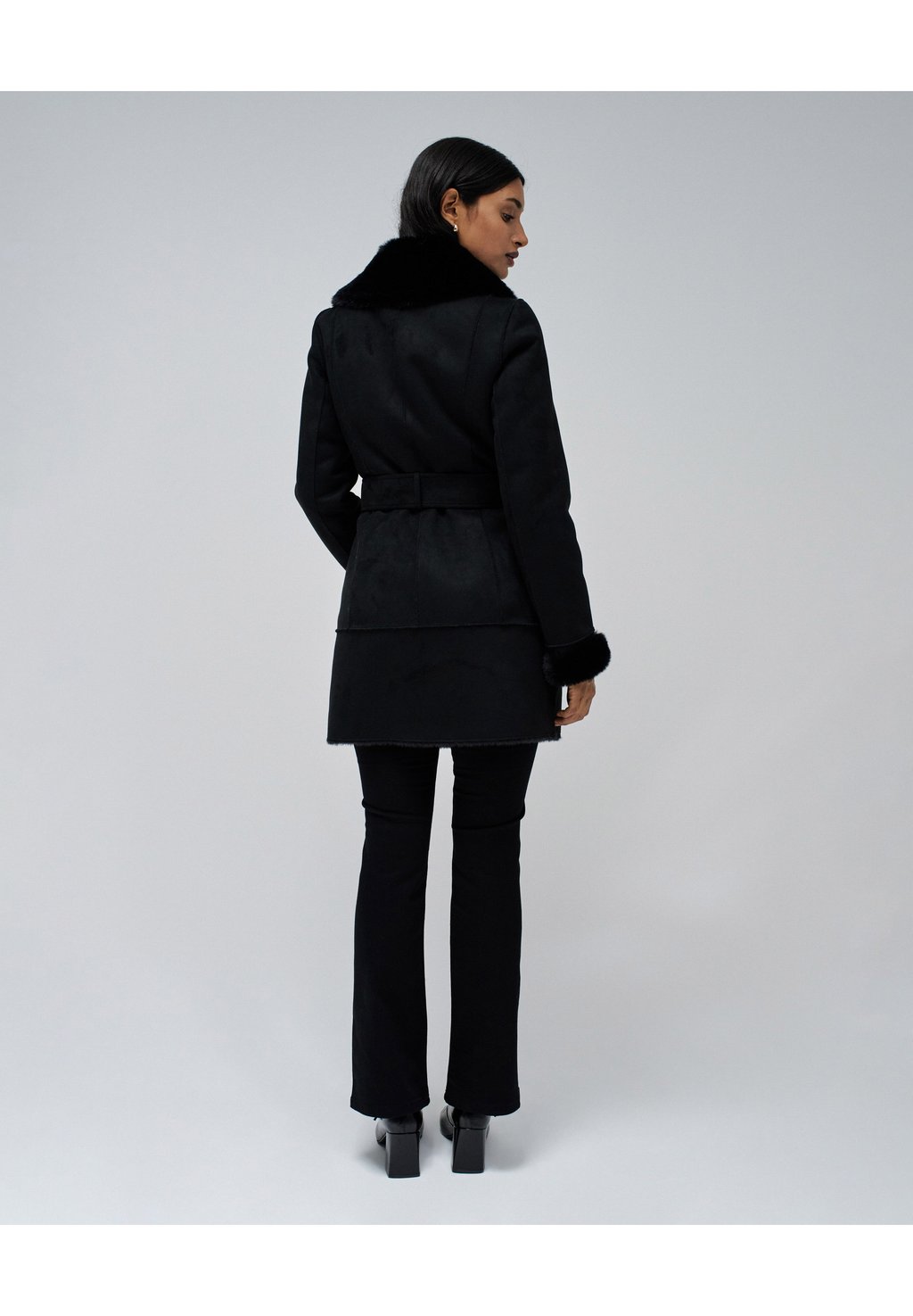 Зимнее пальто Salsa Jeans, черный
Зимнее пальто Salsa Jeans, черный