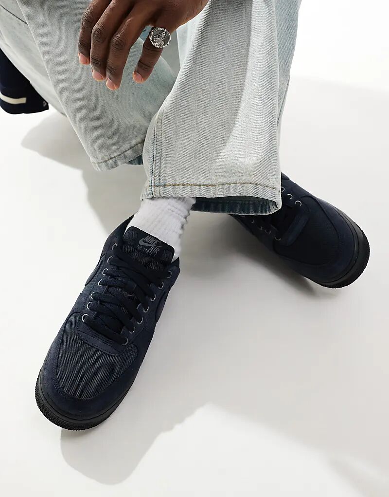 Кроссовки Air Force 1 '07 Cordura темно-серые и черные Nike 
Кроссовки Air Force 1 '07 Cordura темно-серые и черные Nike