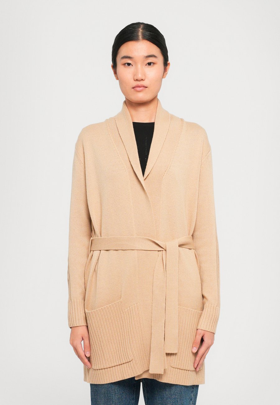 Кардиган Armani Exchange Cardigan, Sound Sand/Silver-Coloured
Кардиган Armani Exchange Cardigan, Sound Sand/Silver-Coloured