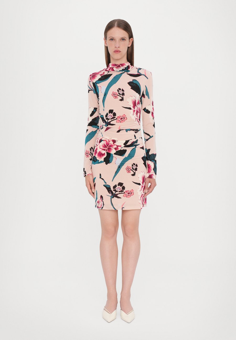 Платье Diane von Furstenberg AMY DRESS, Light Pink
Платье Diane von Furstenberg AMY DRESS, Light Pink