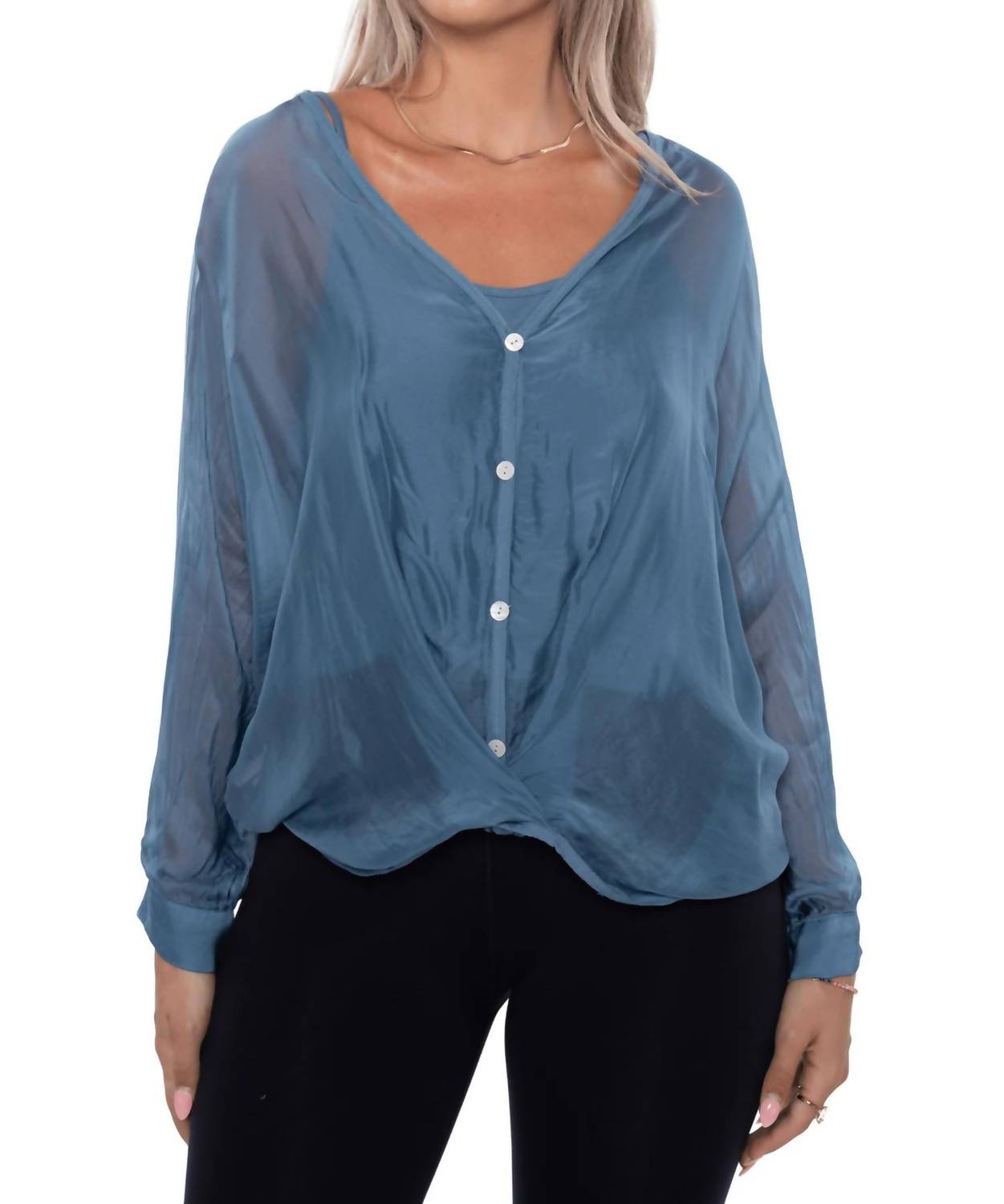 Блузка Keva в голубом цвете Scandal Italy
Блузка Keva в голубом цвете Scandal Italy