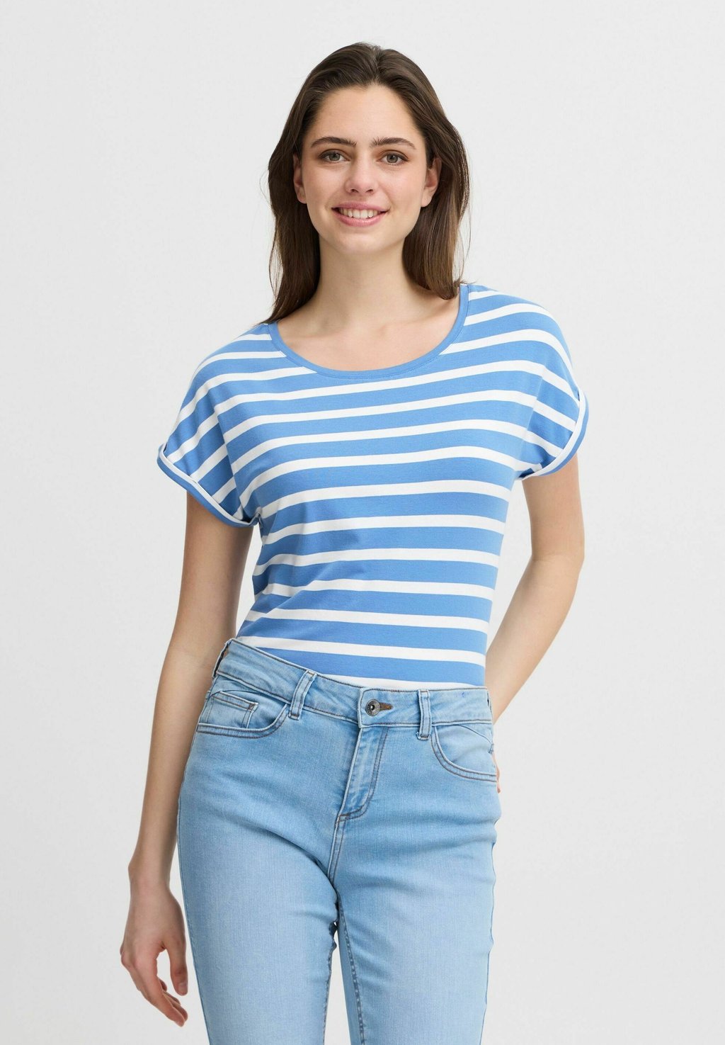 Футболка с принтом MILA ONECK b.young, синий
Футболка с принтом MILA ONECK b.young, синий