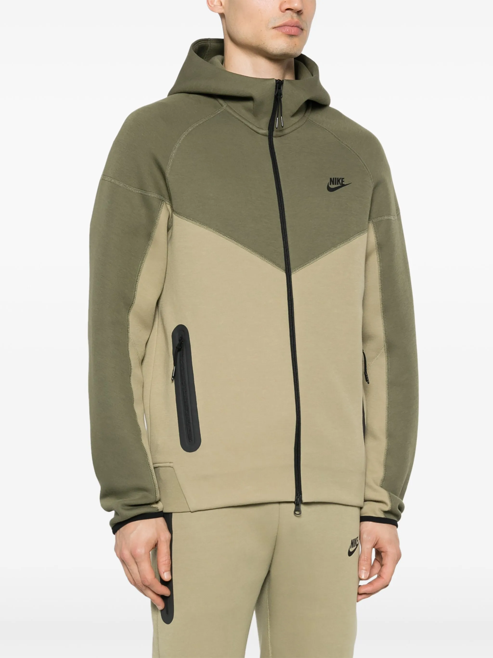Худи Tech Fleece на молнии Nike, зеленый
Худи Tech Fleece на молнии Nike, зеленый