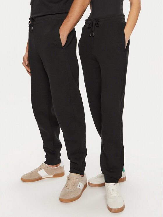 Спортивные брюки свободного кроя Ami Paris, черный
Спортивные брюки свободного кроя Ami Paris, черный