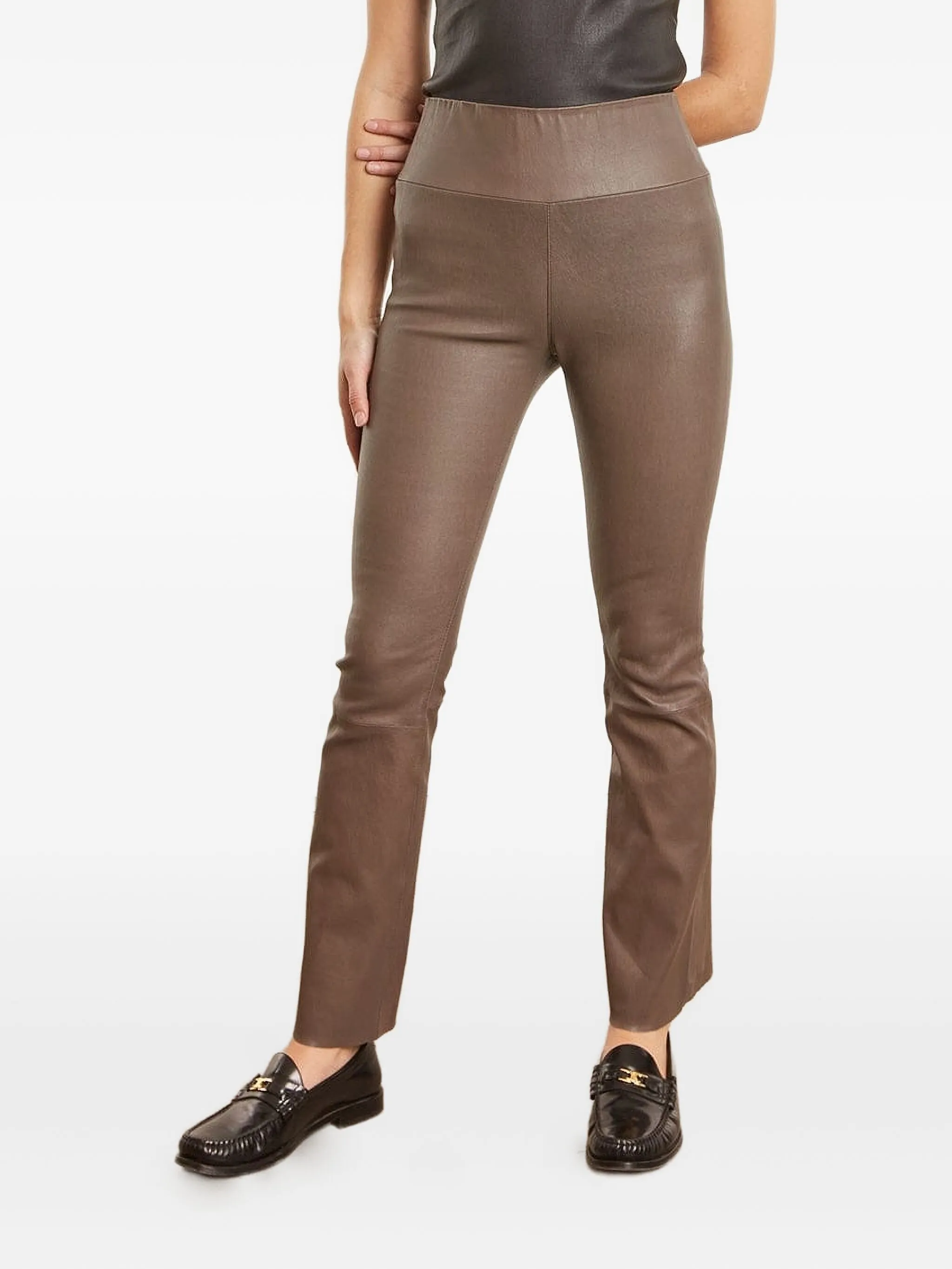 Расклешенные кожаные легинсы Sprwmn, серый
Расклешенные кожаные легинсы Sprwmn, серый