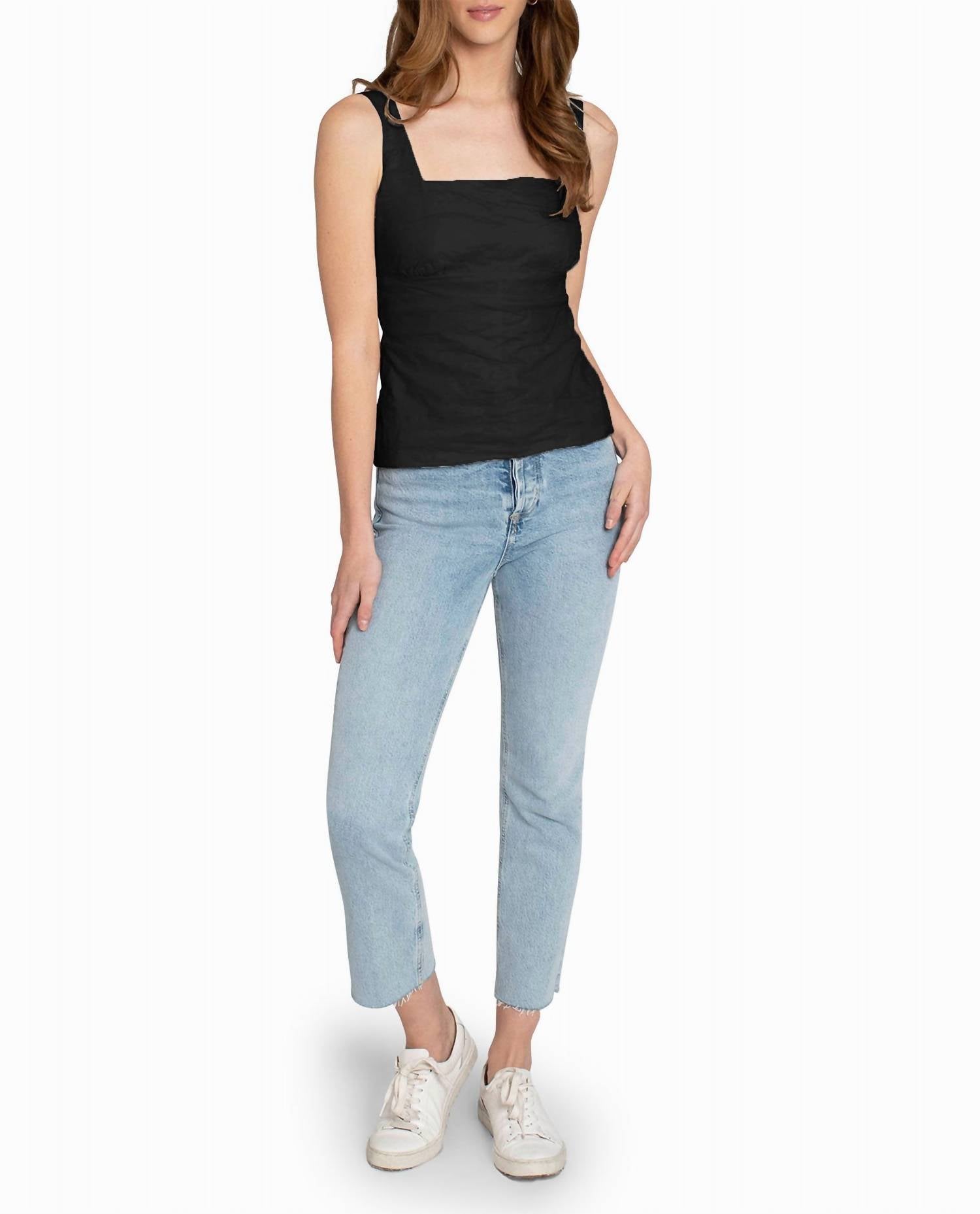 Топ из хлопка с металлическим квадратным вырезом черного цвета Nicole Miller
Топ из хлопка с металлическим квадратным вырезом черного цвета Nicole Miller