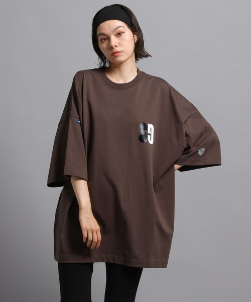 Футболка с глянцевым принтом, бренд GEORGE'S, цвет мокко
Футболка с глянцевым принтом, бренд GEORGE'S, цвет мокко