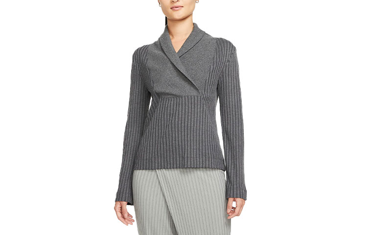 Свитер женский серый Nike
Свитер женский серый Nike