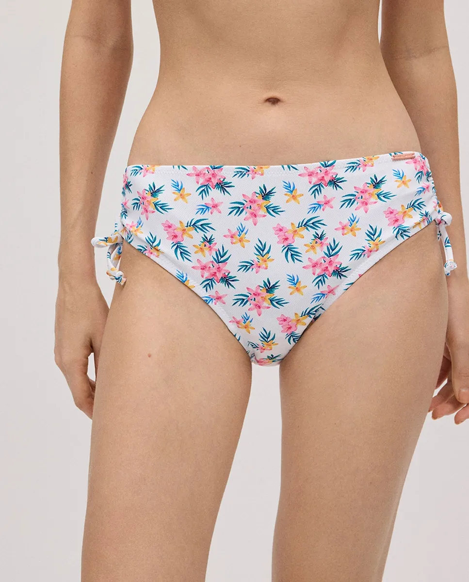 Плавки бикини средней длины со сборками и микропике с цветочным принтом Ysabel Mora, мультиколор
Плавки бикини средней длины со сборками и микропике с цветочным принтом Ysabel Mora, мультиколор