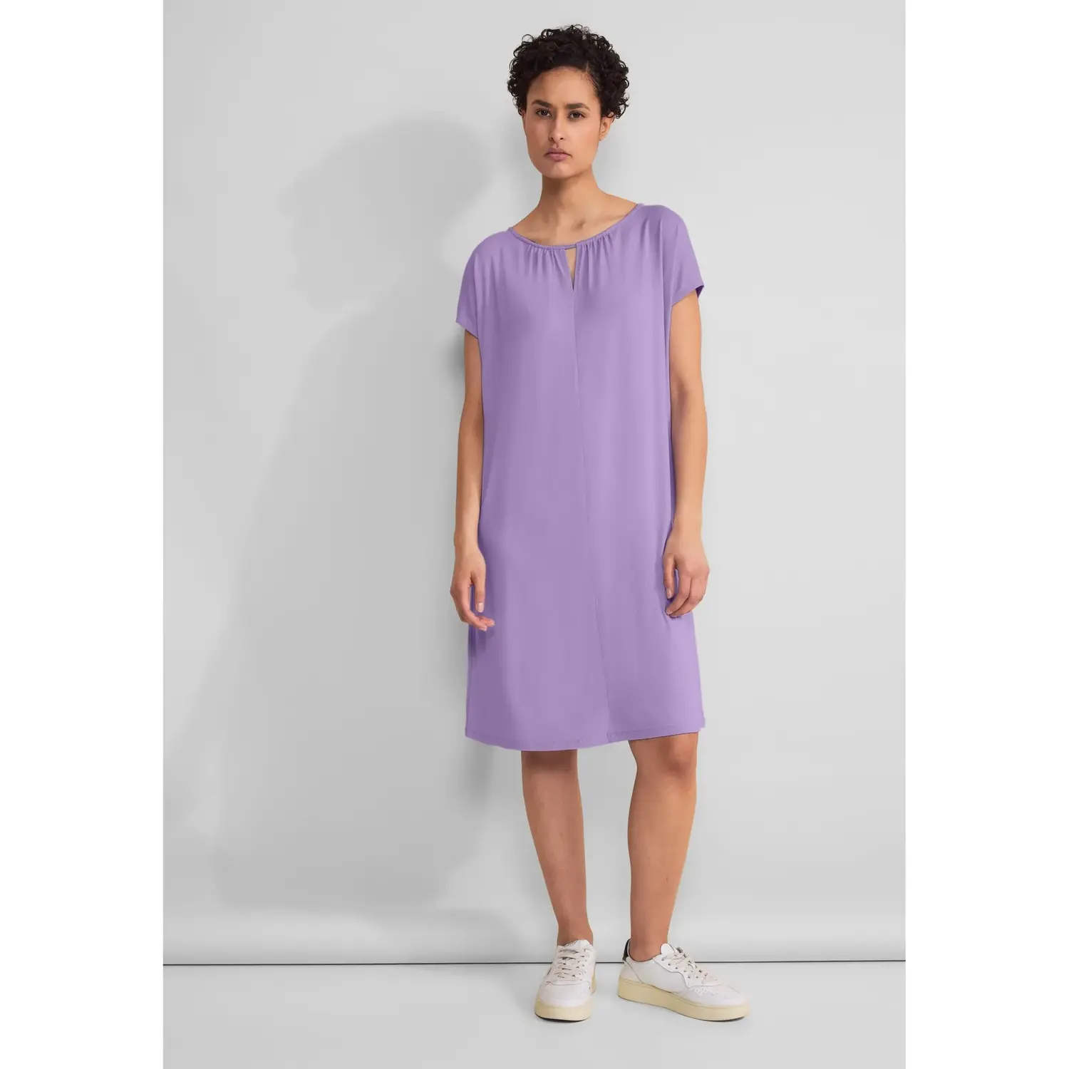 Трикотажное платье STREET ONE из вискозы, цвет Smell Of Lavender
Трикотажное платье STREET ONE из вискозы, цвет Smell Of Lavender