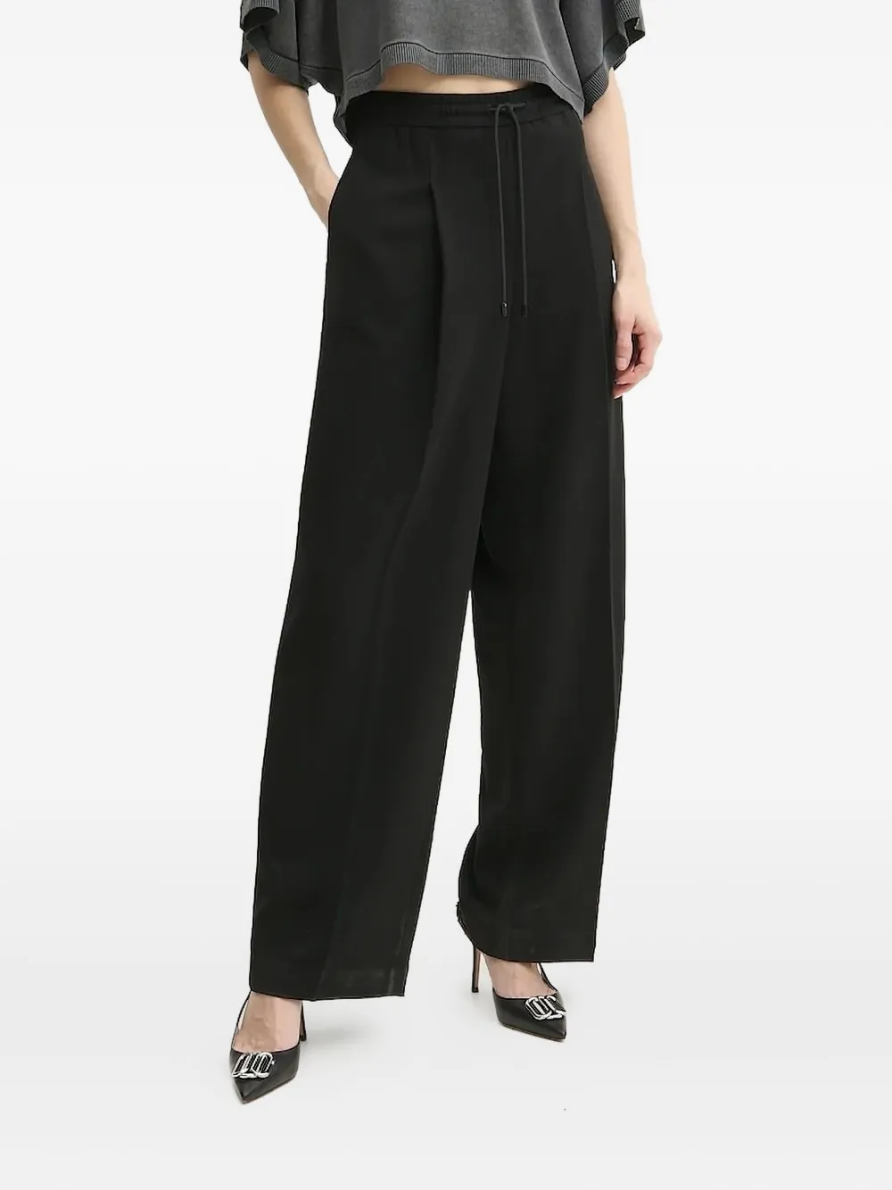 Плиссированные брюки-палаццо со шнурком Michael Michael Kors, черный
Плиссированные брюки-палаццо со шнурком Michael Michael Kors, черный