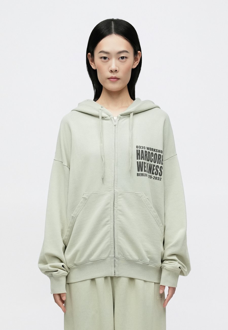 Толстовка 032c HARDCORE WELLNESS ZIP-UP, Faded Grey/Light Grey
Толстовка 032c HARDCORE WELLNESS ZIP-UP, Faded Grey/Light Grey