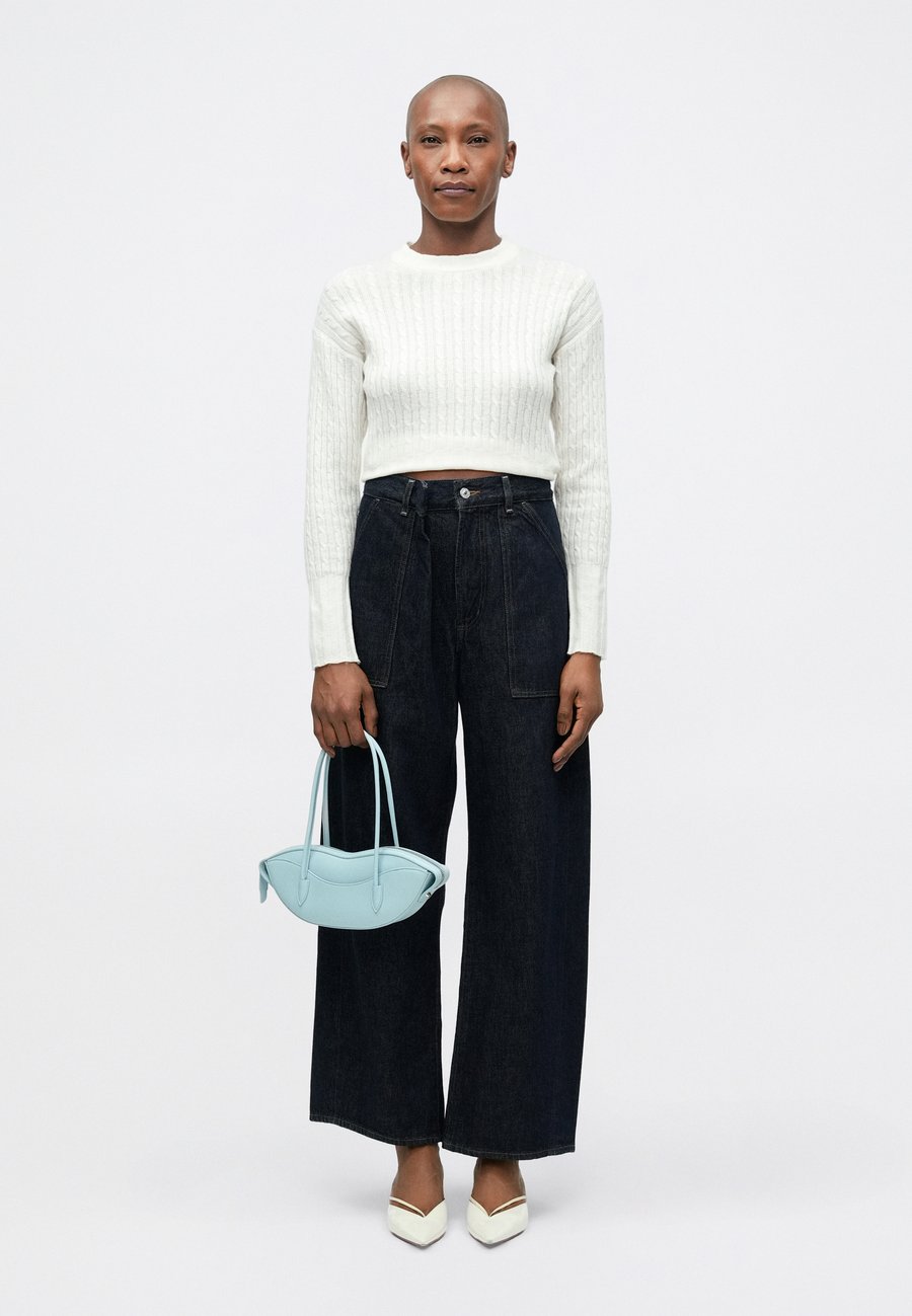 Сумка Fiorucci LIPS , Light Blue
Сумка Fiorucci LIPS , Light Blue
