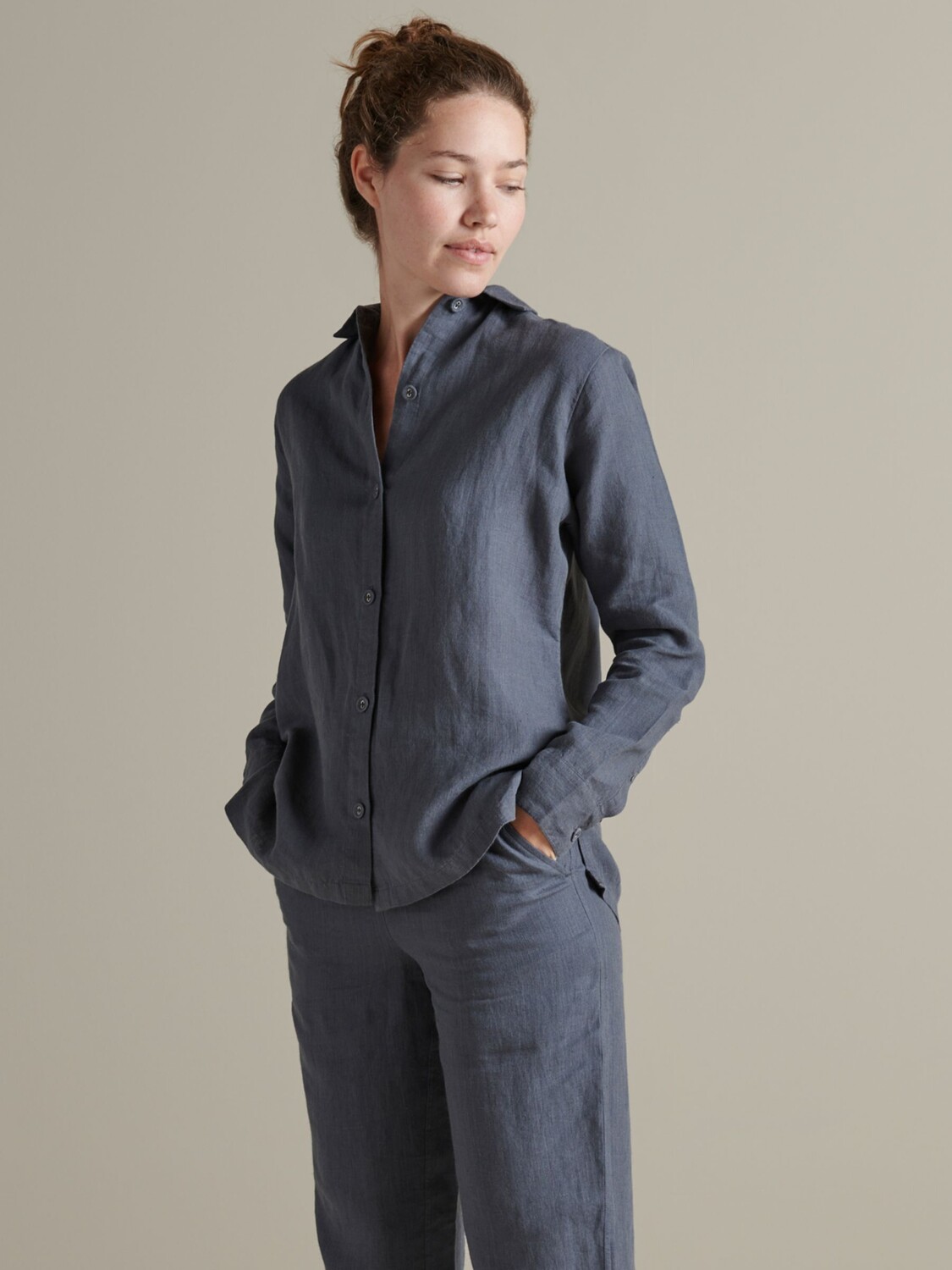 Льняная рубашка бедфолка, чернила
Льняная рубашка бедфолка, чернила