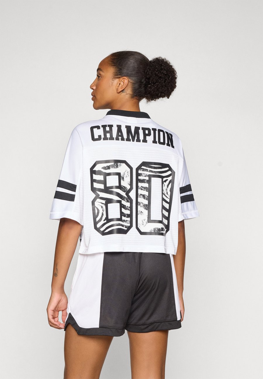 Футболка Champion SPORT HERITAGE V NECK, White/Black/White
Футболка Champion SPORT HERITAGE V NECK, White/Black/White