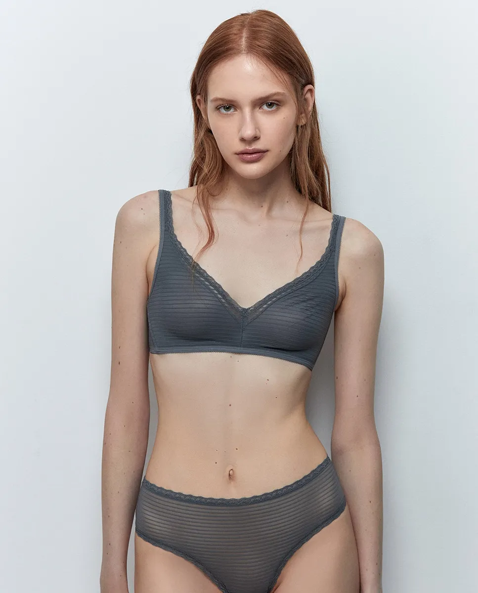 Бюстгальтер с поролоновыми чашками Sfera, серый
Бюстгальтер с поролоновыми чашками Sfera, серый
