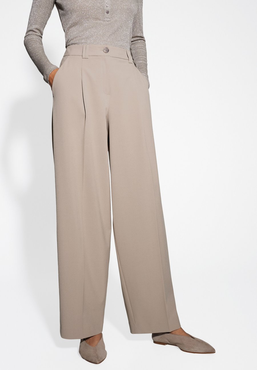 Брюки OPUS MID RISE STRAIGHT CUT, Warm Taupe/Taupe
Брюки OPUS MID RISE STRAIGHT CUT, Warm Taupe/Taupe