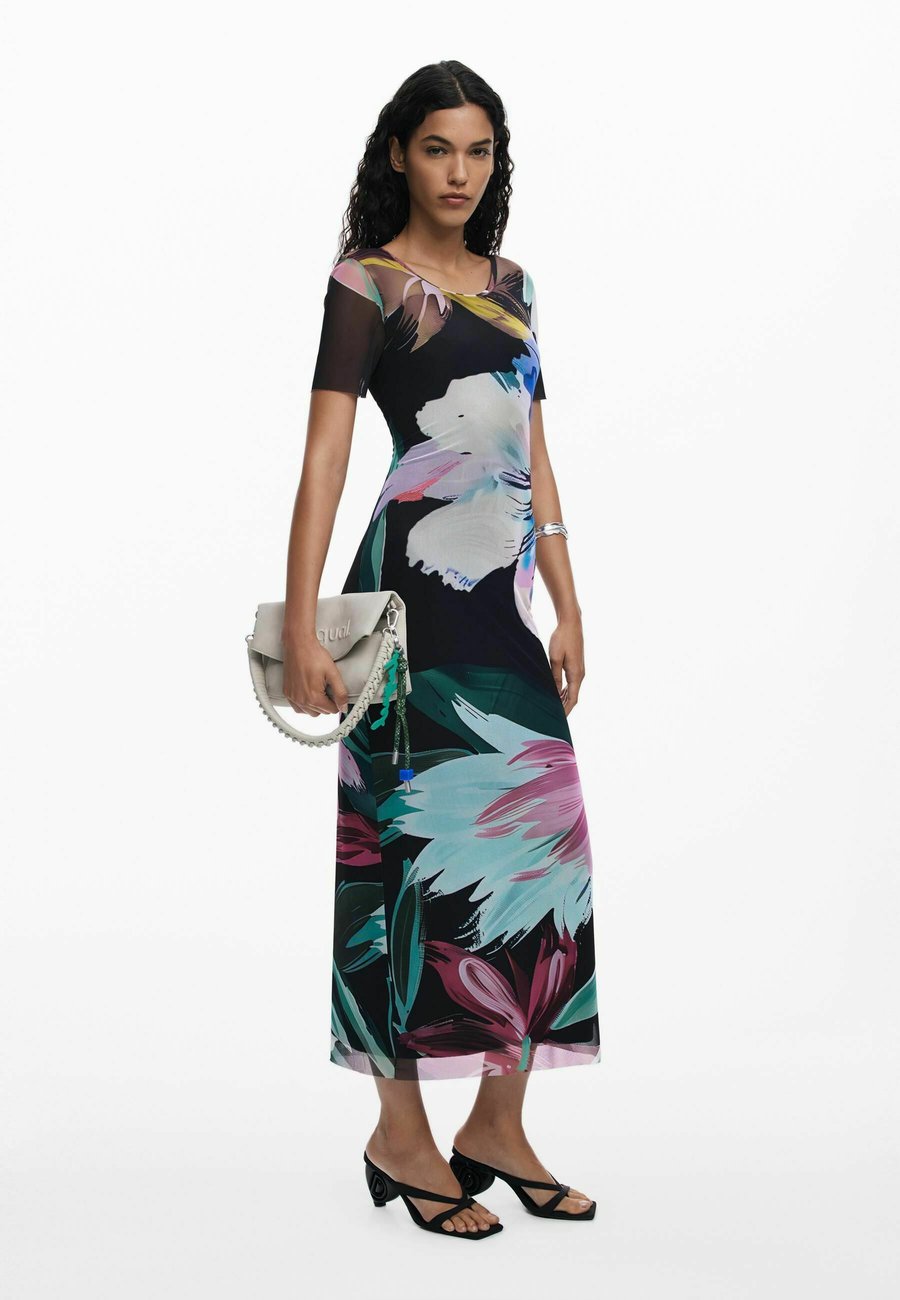 Платье Desigual WATERCOLOR FLORAL FITTED, Mix/Black
Платье Desigual WATERCOLOR FLORAL FITTED, Mix/Black