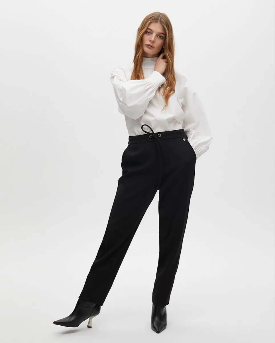 Женские джоггеры с карманами и регулируемым шнурком Lola Casademunt, черный
Женские джоггеры с карманами и регулируемым шнурком Lola Casademunt, черный