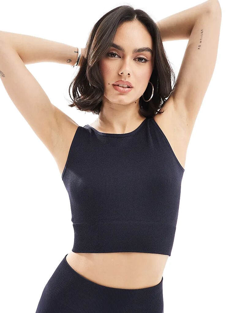 бесшовный топ темно-синего цвета
бесшовный топ темно-синего цвета