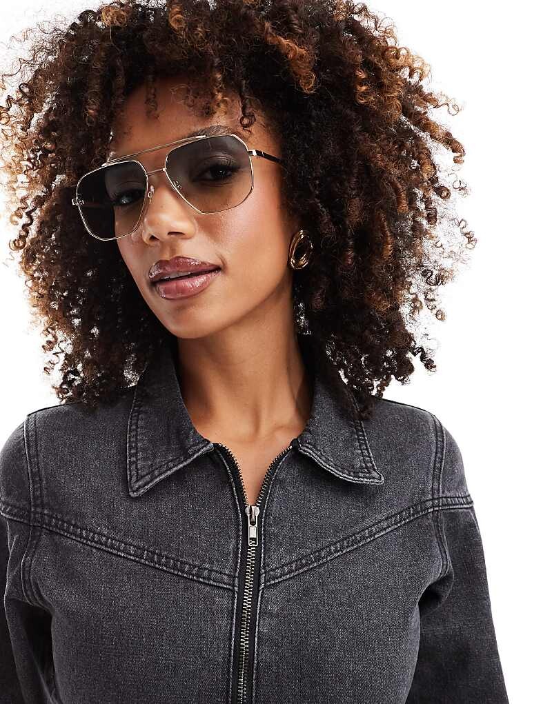 ASOS DESIGN – Солнцезащитные очки-авиаторы в металлической оправе и линзах с эффектом омбре в стиле 70-х годов
ASOS DESIGN – Солнцезащитные очки-авиаторы в металлической оправе и линзах с эффектом омбре в стиле 70-х годов