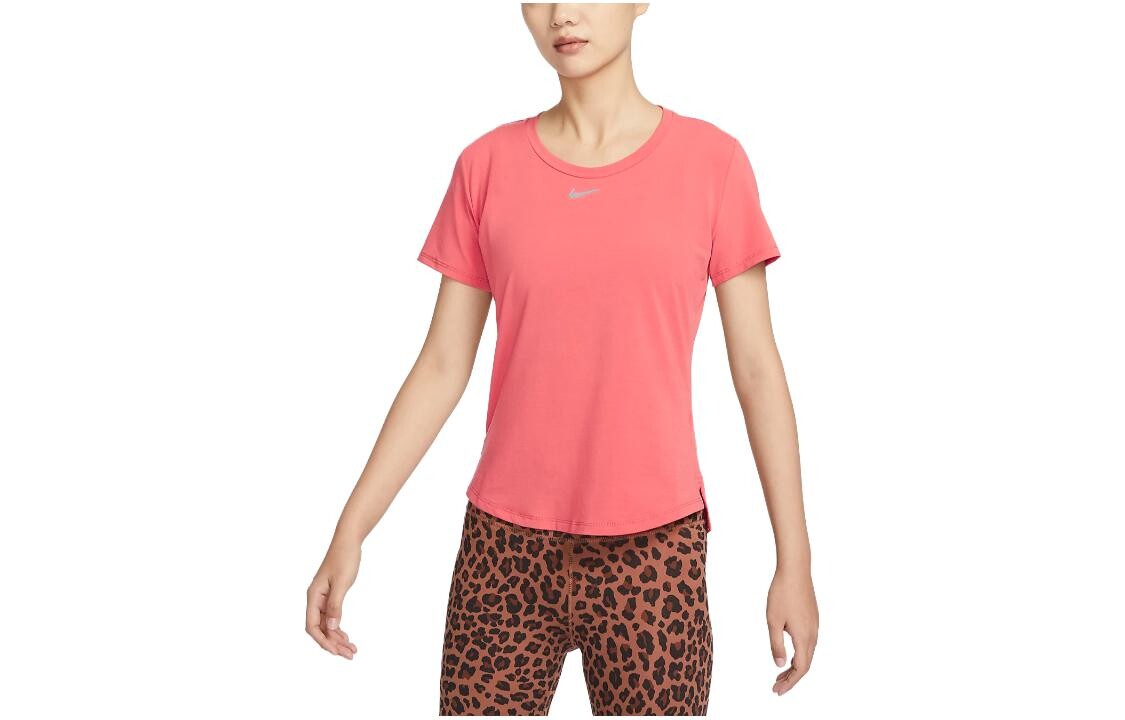Футболка Dri-Fit женская, арбузно-красная Nike
Футболка Dri-Fit женская, арбузно-красная Nike