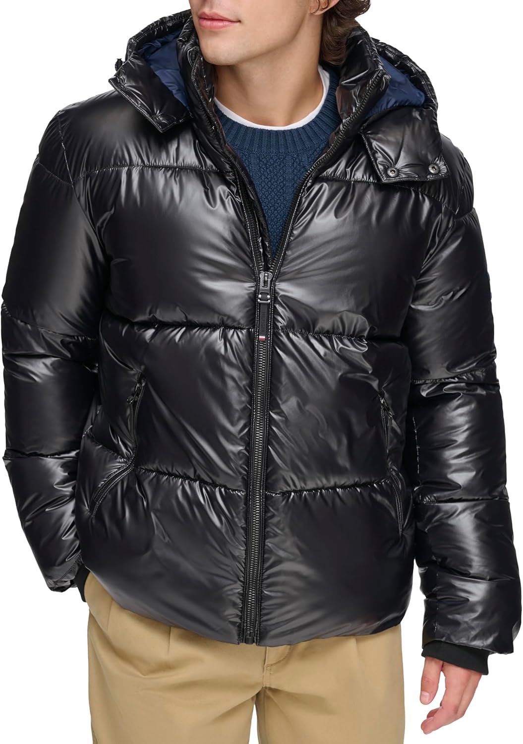 Мужская блестящая стеганая куртка Tommy Hilfiger с нашивкой-логотипом, Black
Мужская блестящая стеганая куртка Tommy Hilfiger с нашивкой-логотипом, Black