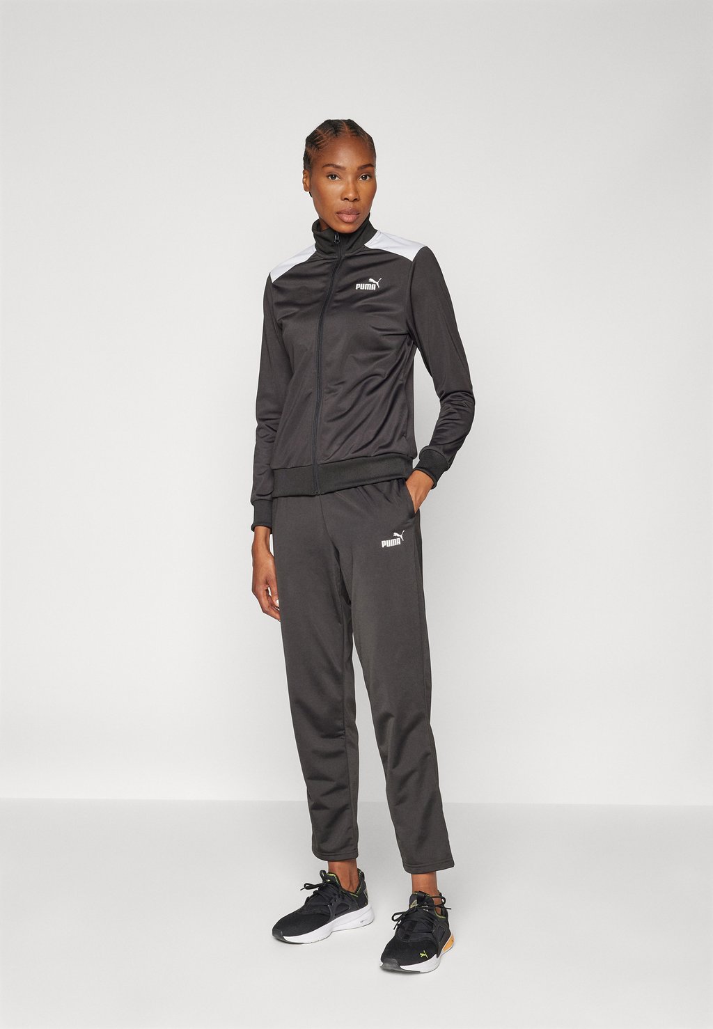 Спортивный костюм SET Puma, черный 
Спортивный костюм SET Puma, черный