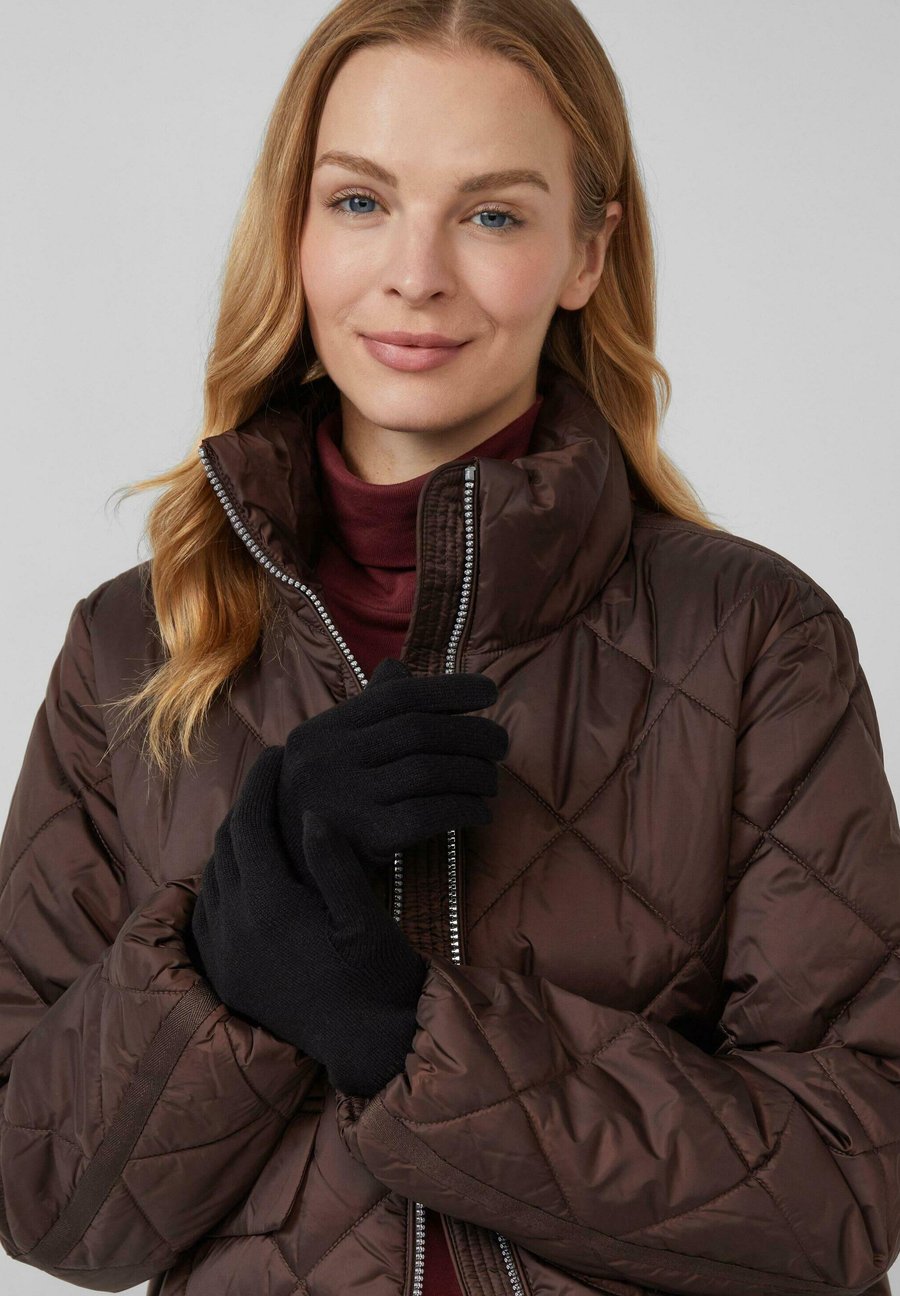 Перчатки s.Oliver Gloves, Schwarz/Black
Перчатки s.Oliver Gloves, Schwarz/Black