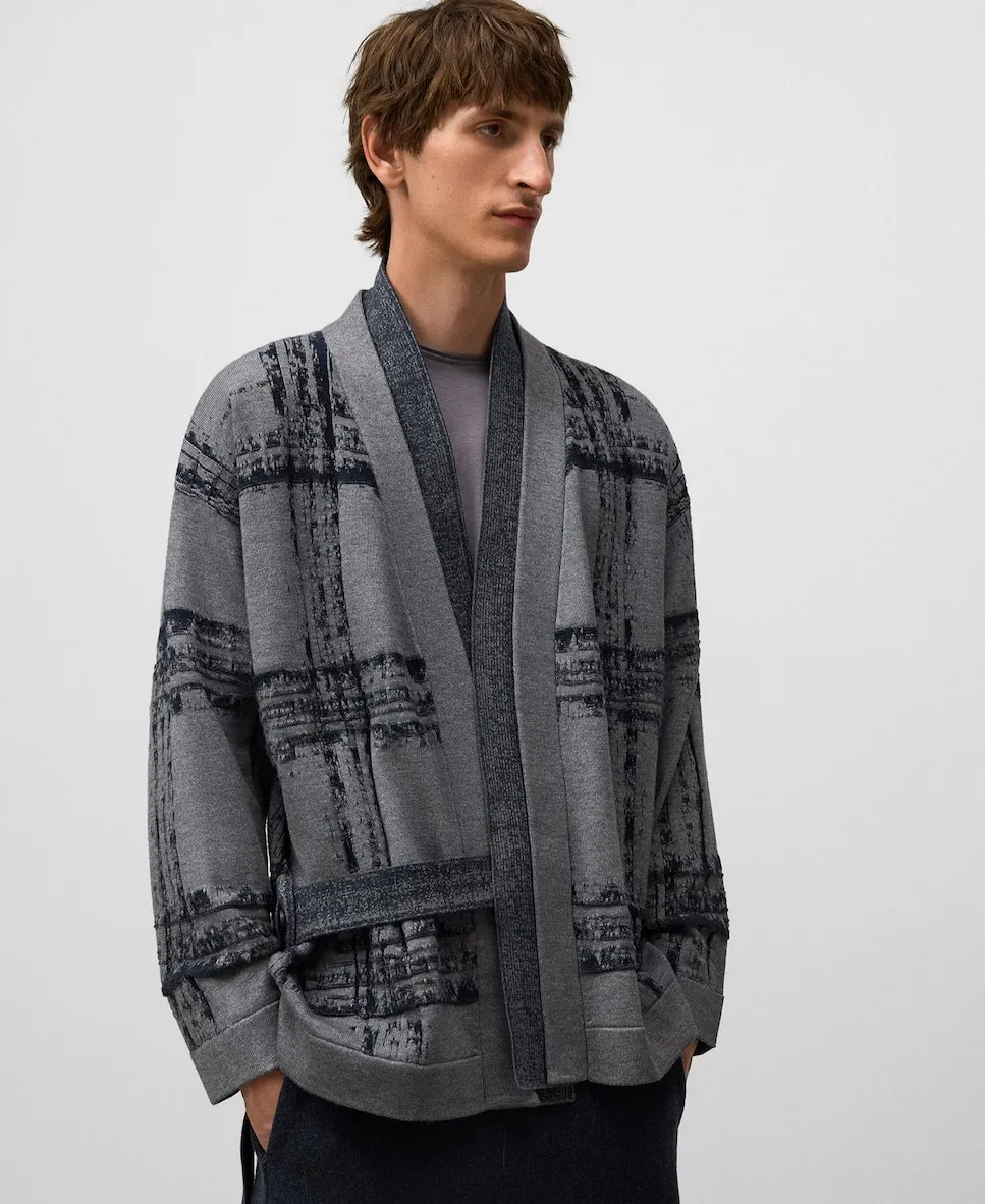 Мужскаой вязаный жакет-кимоно жаккард Adolfo Dominguez, серый/синий
Мужскаой вязаный жакет-кимоно жаккард Adolfo Dominguez, серый/синий