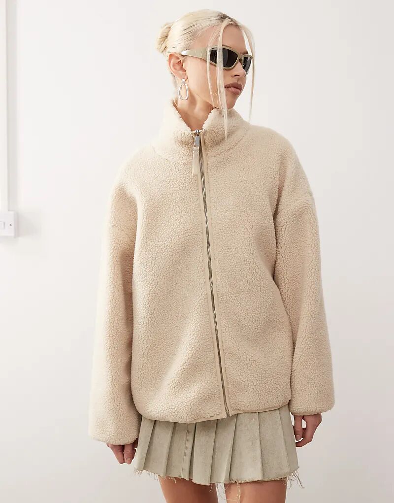 Длинный рукав, застегивающийся на молнию, флис с контрастной отделкой в кремово-белом цвете с подкладкой с розовыми цветами Monki
Длинный рукав, застегивающийся на молнию, флис с контрастной отделкой в кремово-белом цвете с подкладкой с розовыми цветами Monki