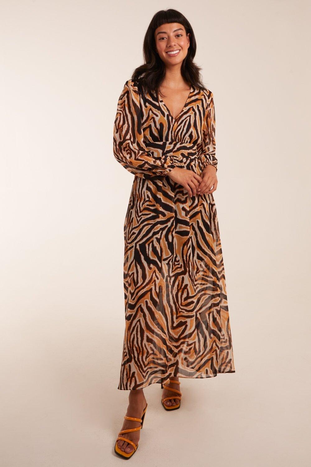 Платье макси с V-образным вырезом Blue Vanilla, коричневый
Платье макси с V-образным вырезом Blue Vanilla, коричневый