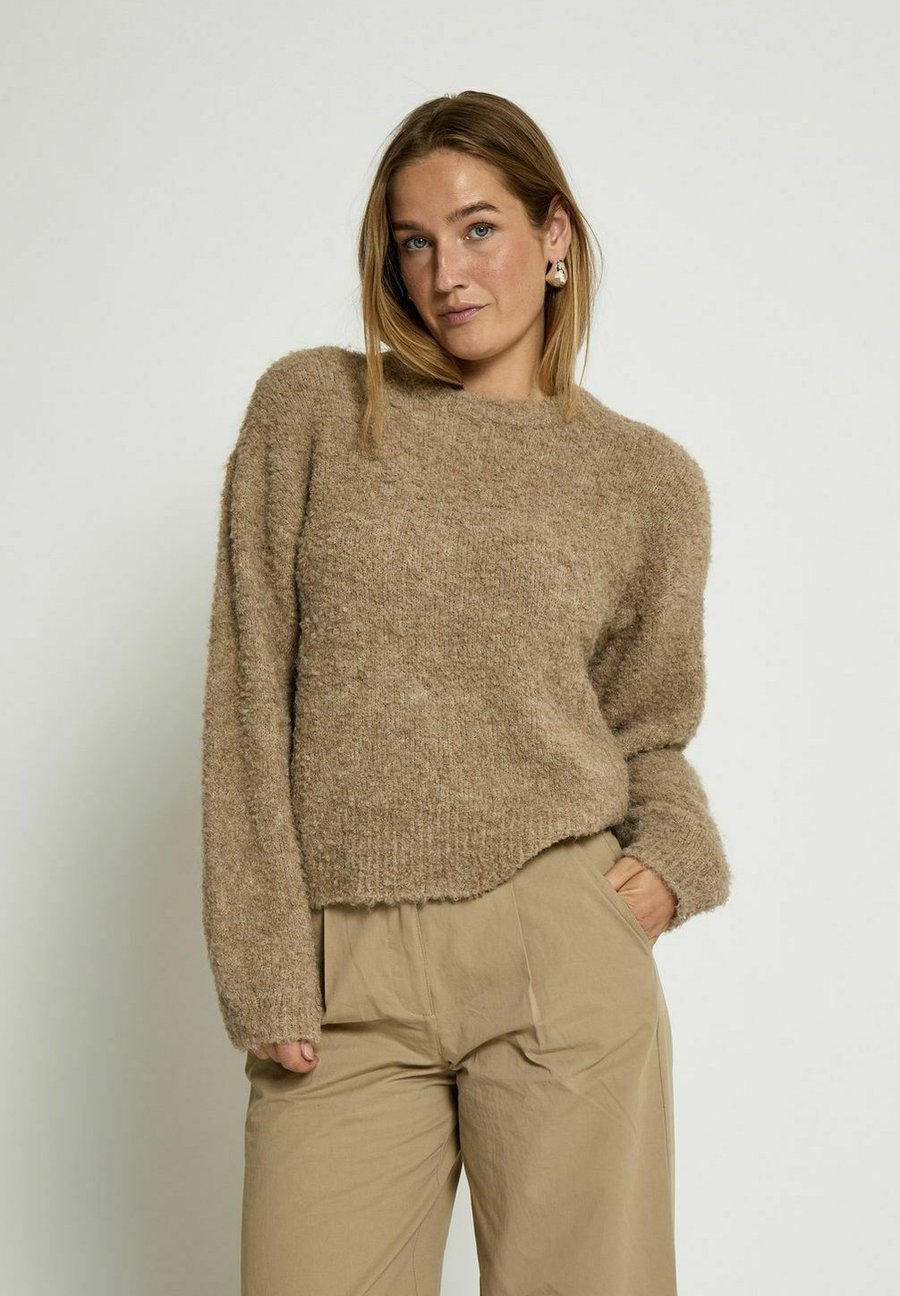 Джемпер Desires Jumper, M Walnut Melange/Brown
Джемпер Desires Jumper, M Walnut Melange/Brown