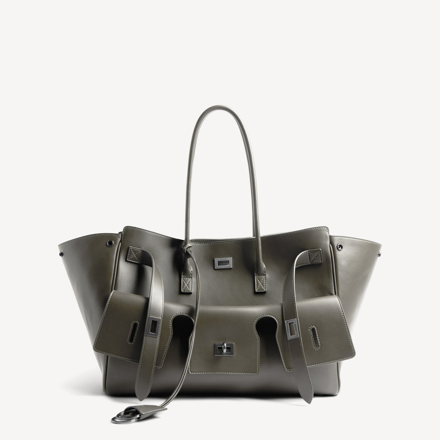 Женская сумка bel air carry all среднего размера в цвете хаки BALENCIAGA, хаки
Женская сумка bel air carry all среднего размера в цвете хаки BALENCIAGA, хаки